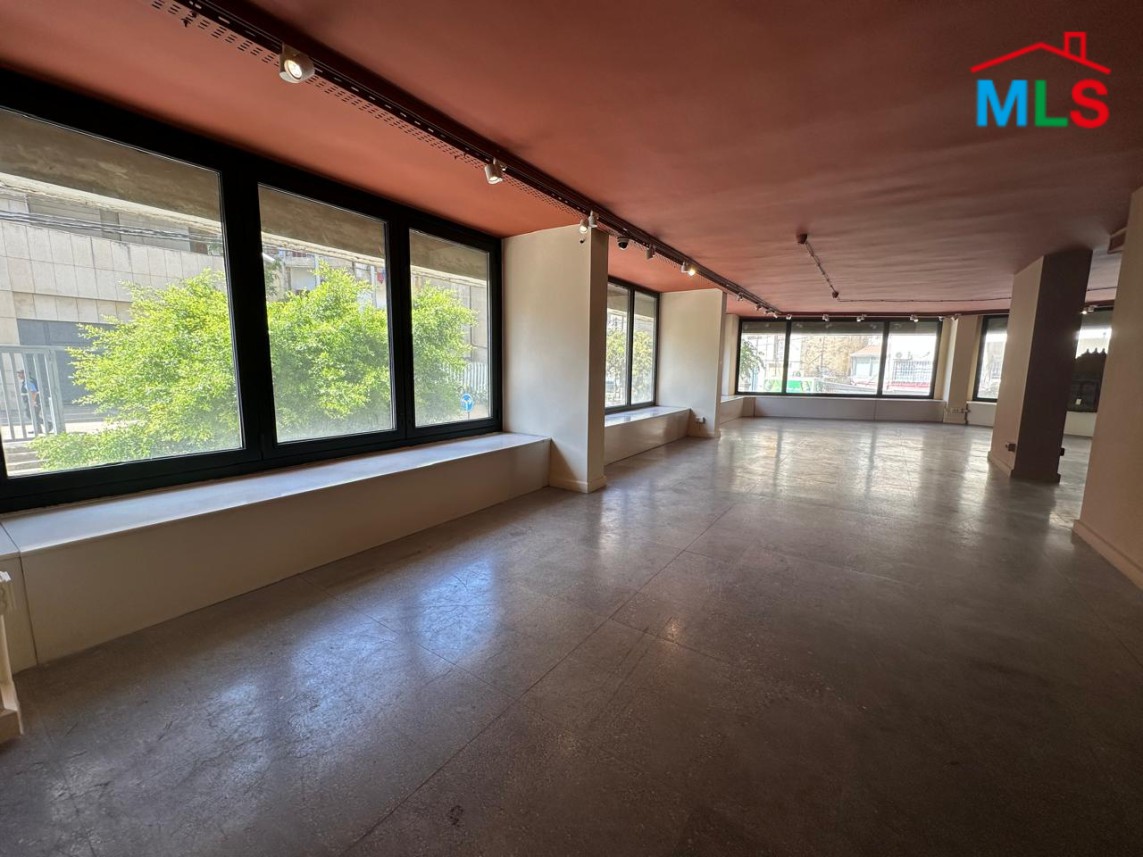 300 SQM Corner Showroom For Rent in Strategic Location in Clemenceau, Ras Beirut