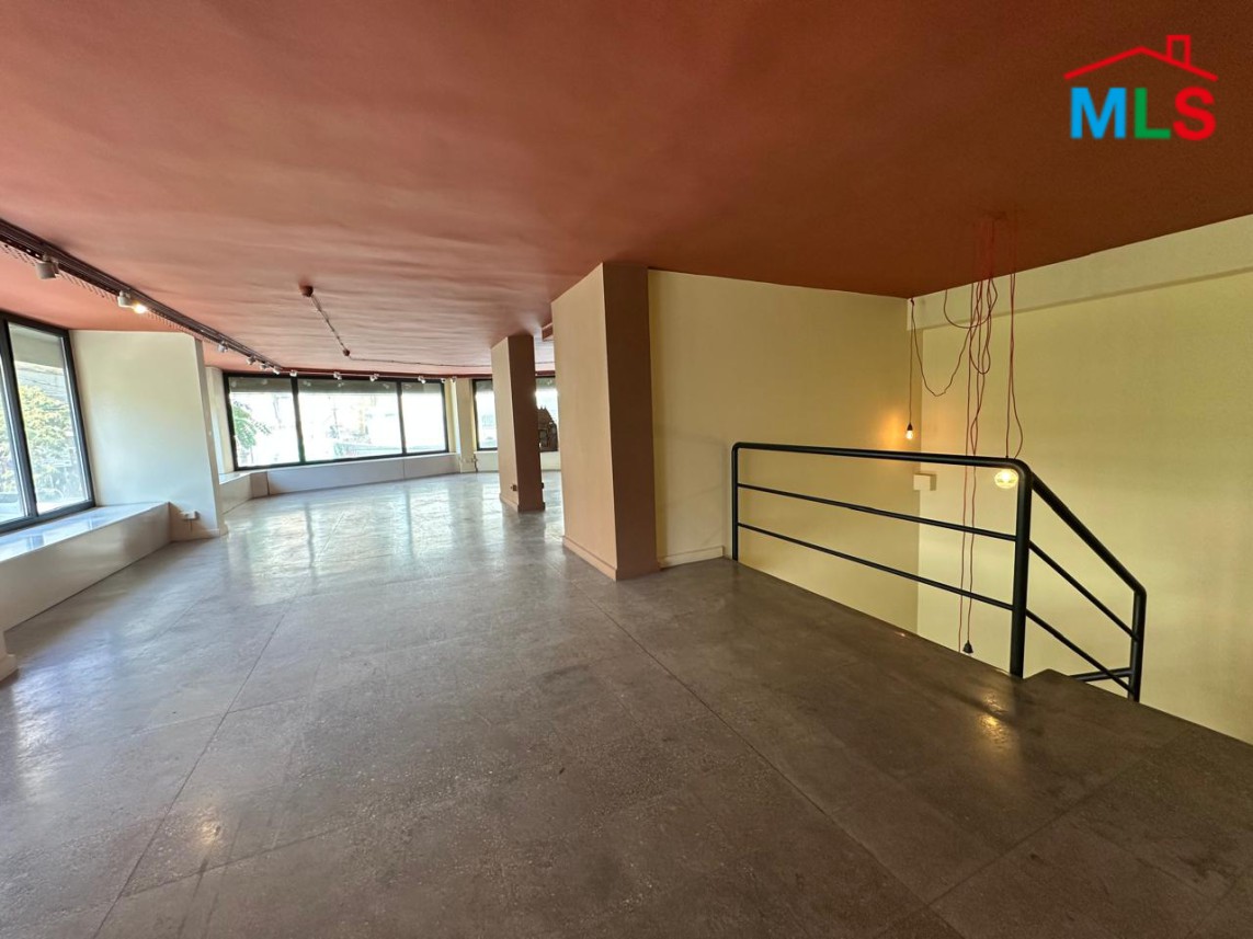 300 SQM Corner Showroom For Rent in Strategic Location in Clemenceau, Ras Beirut