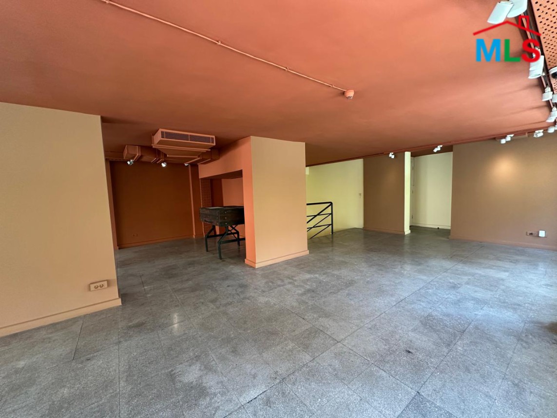 300 SQM Corner Showroom For Rent in Strategic Location in Clemenceau, Ras Beirut