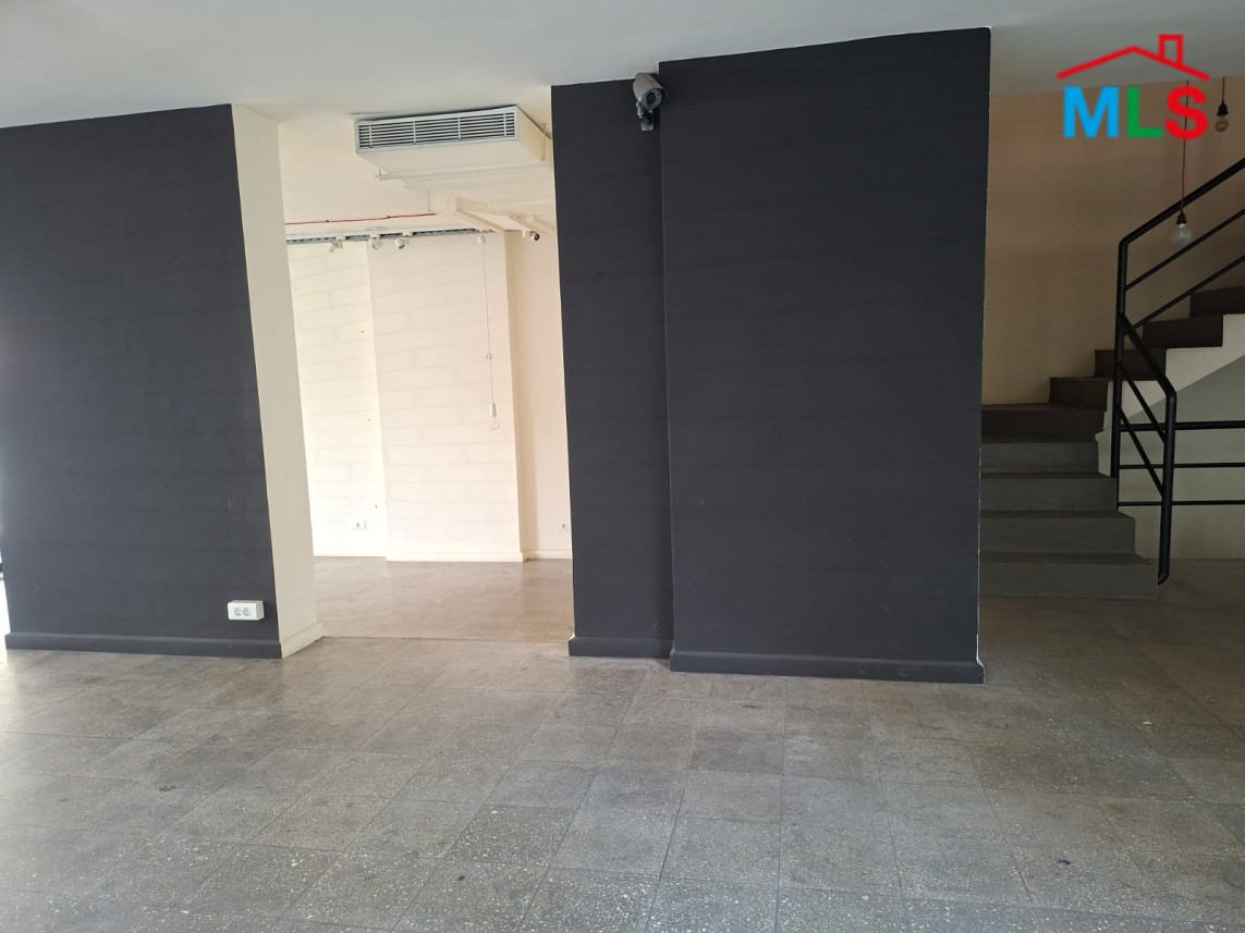 300 SQM Corner Showroom For Rent in Strategic Location in Clemenceau, Ras Beirut