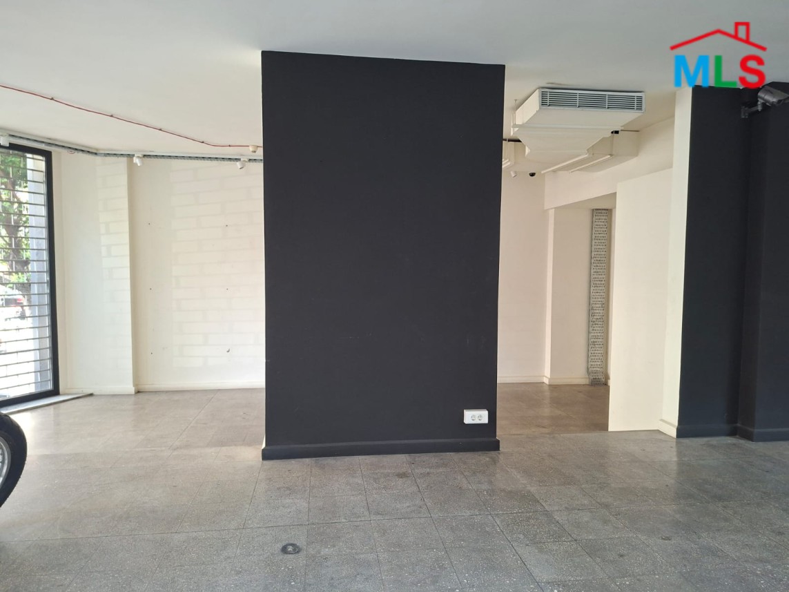 300 SQM Corner Showroom For Rent in Strategic Location in Clemenceau, Ras Beirut