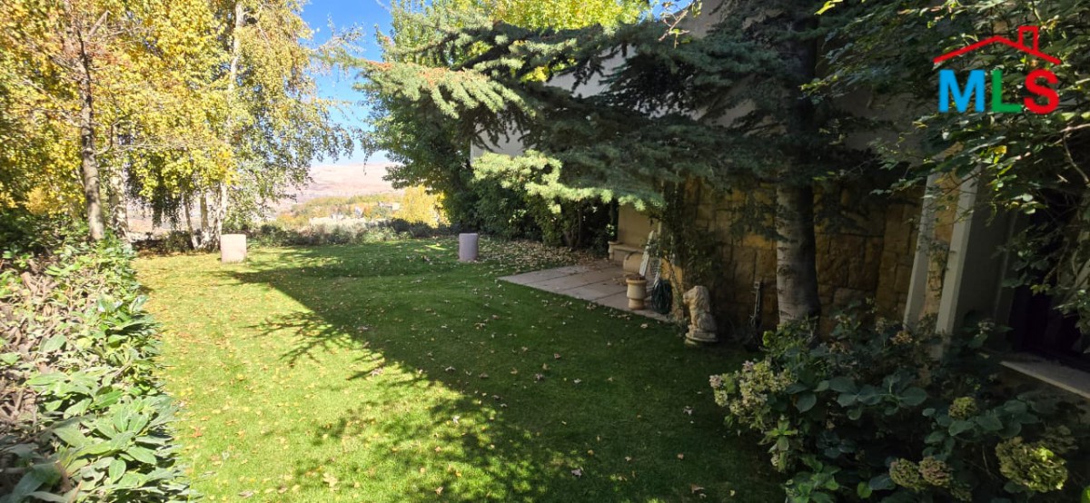 Furnished Chalet With Garden For Rent in Faqra Club