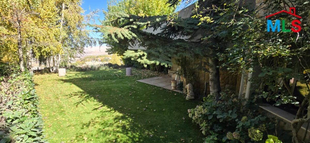 Furnished Chalet With Garden For Rent in Faqra Club