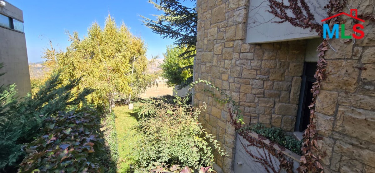 Furnished Chalet With Garden For Rent in Faqra Club