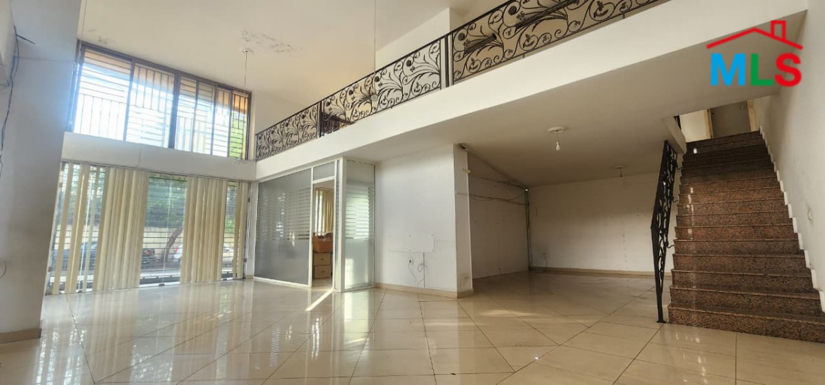 A Duplex Shop For Rent in Ain El Remmaneh