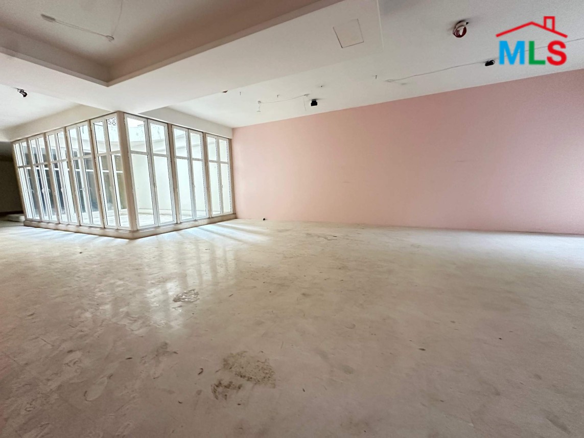 600 SQM Shop with Terrace & Garden For Rent in Prime Location in Down Town