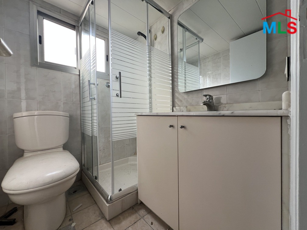 3-Bedroom Apartment For Rent in Achrafieh, Sioufi