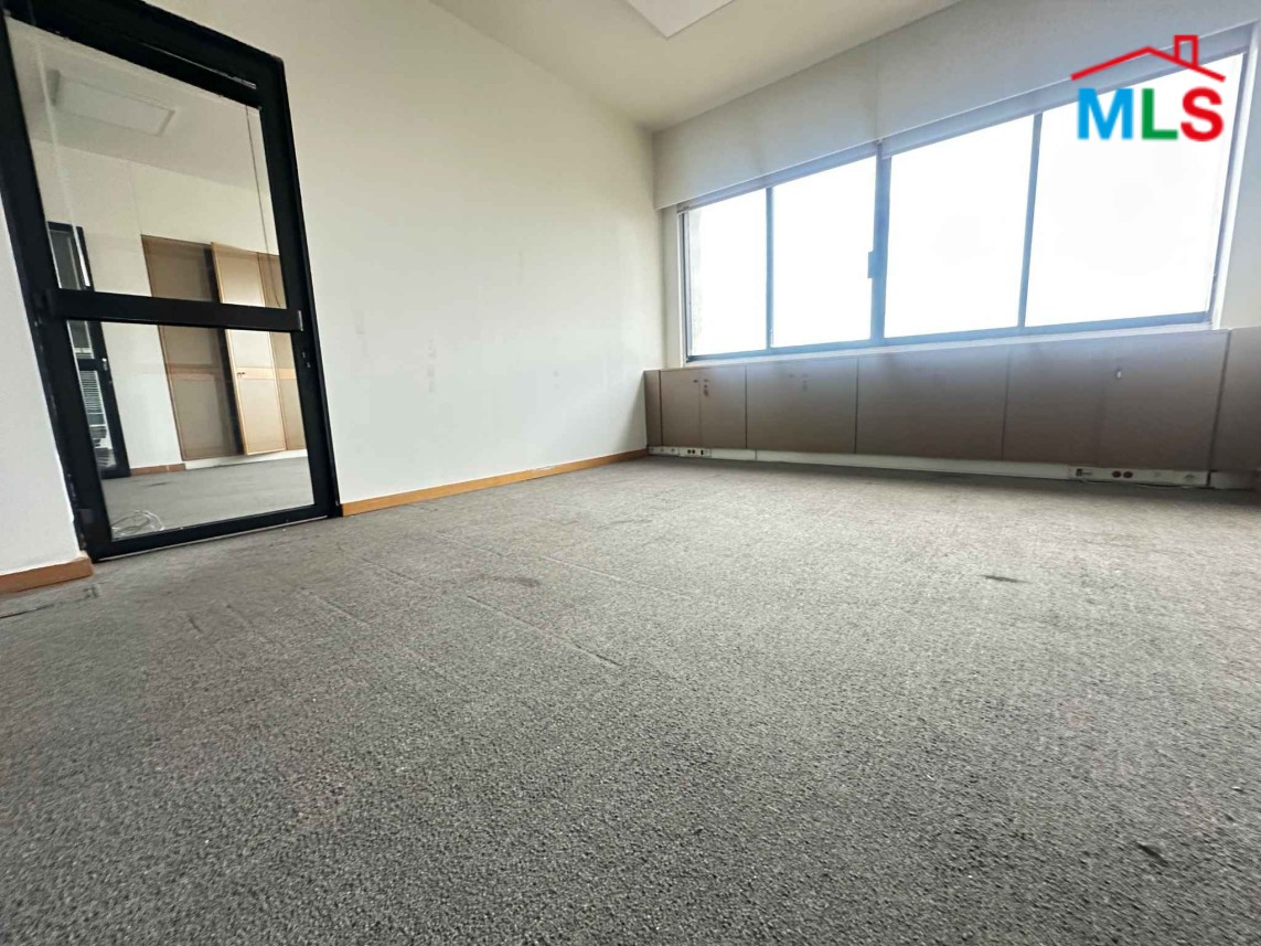 160 SQM Office For Rent in Prime Location Dora