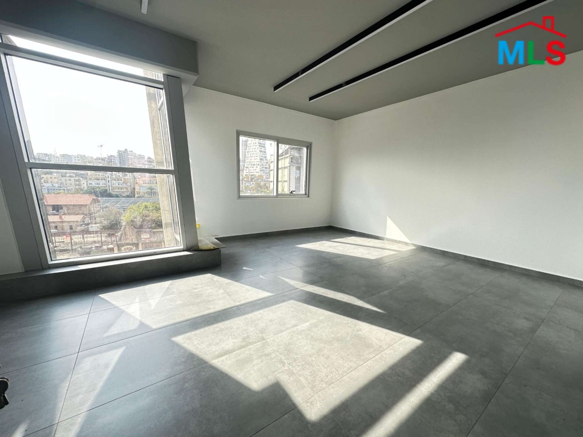 210 SQM Ready to Move-In Office For Rent in Achrafieh, Medawar