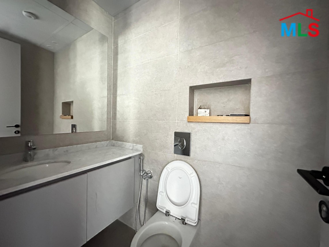 210 SQM Ready to Move-In Office For Rent in Achrafieh, Medawar