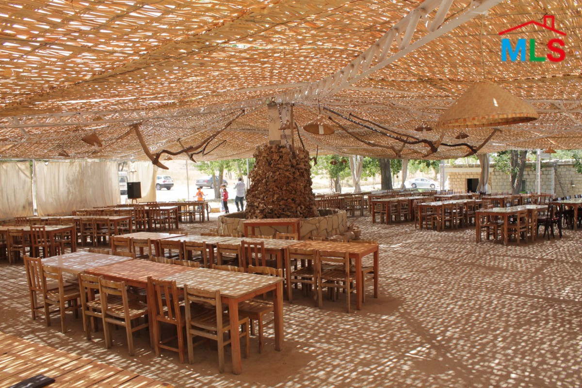Restaurant With A Big Land For Rent In Laqlouq