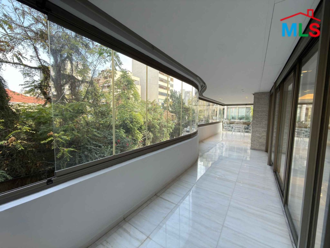 Elegant 4-Bedroom Apartment For Rent in Select area of Achrafieh, Carré D'or