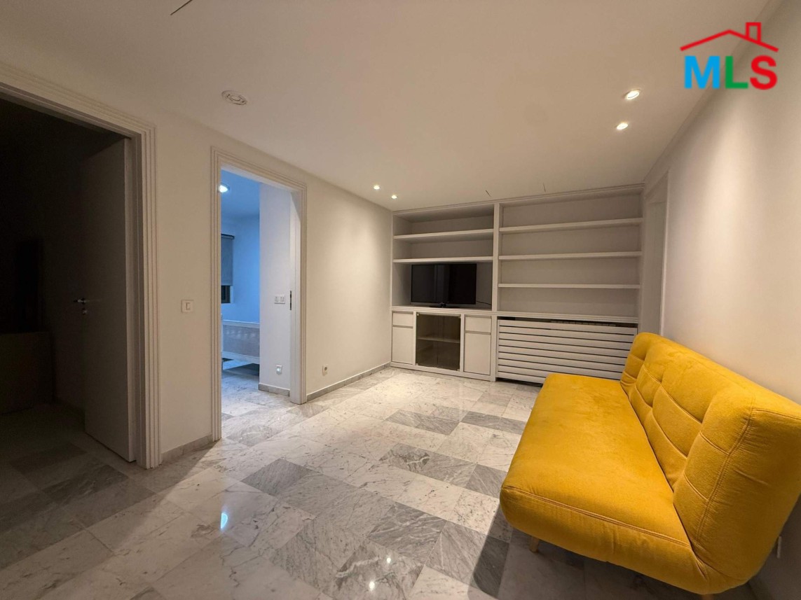 Elegant 4-Bedroom Apartment For Rent in Select area of Achrafieh, Carré D'or