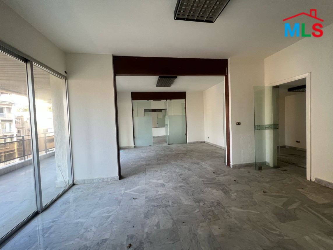 220 SQM Office For Rent In Achrafieh