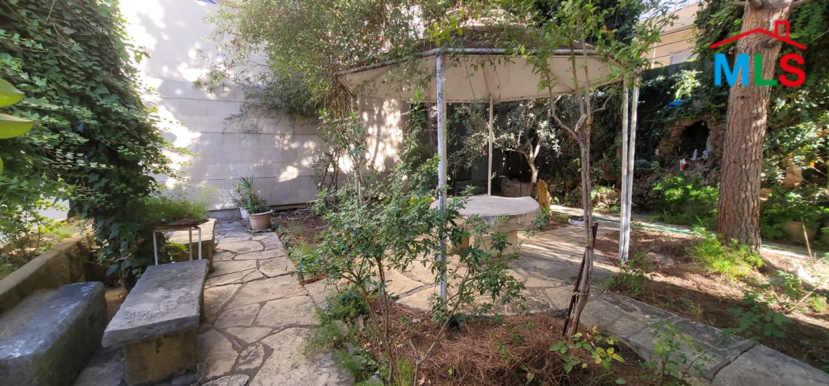 Old Furnished Stand-Alone House For Rent in Ain El Rihani