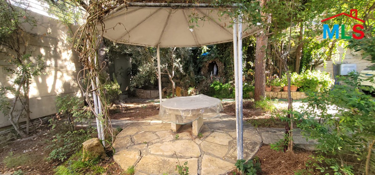 Old Furnished Stand-Alone House For Rent in Ain El Rihani