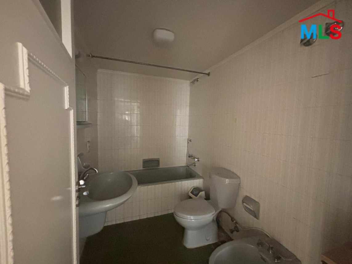 400 SQM Spacious Office For Rent in Badaro