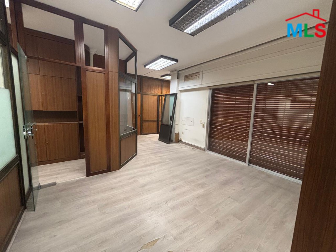 400 SQM Office For Rent in Badaro