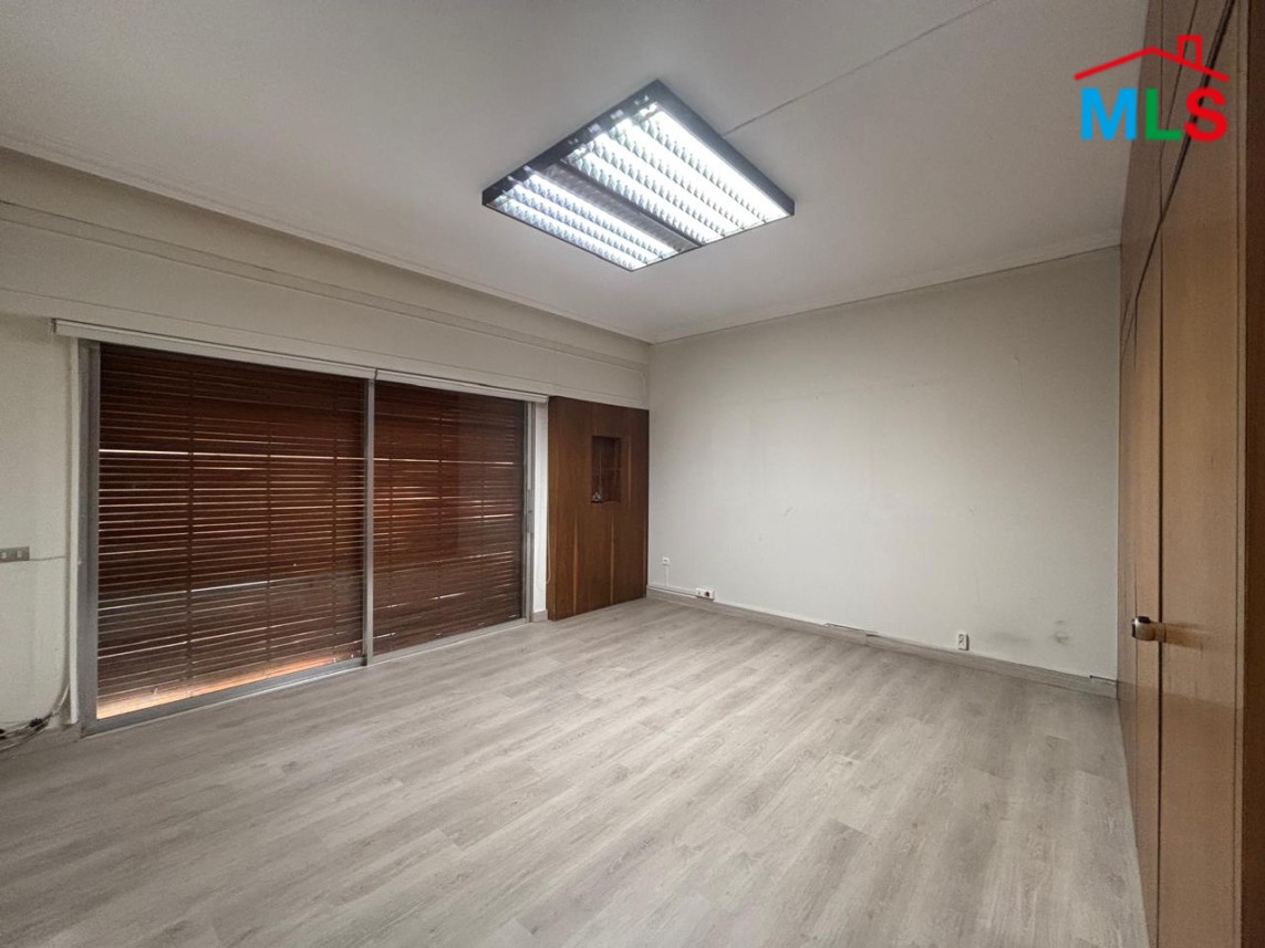 400 SQM Office For Rent in Badaro