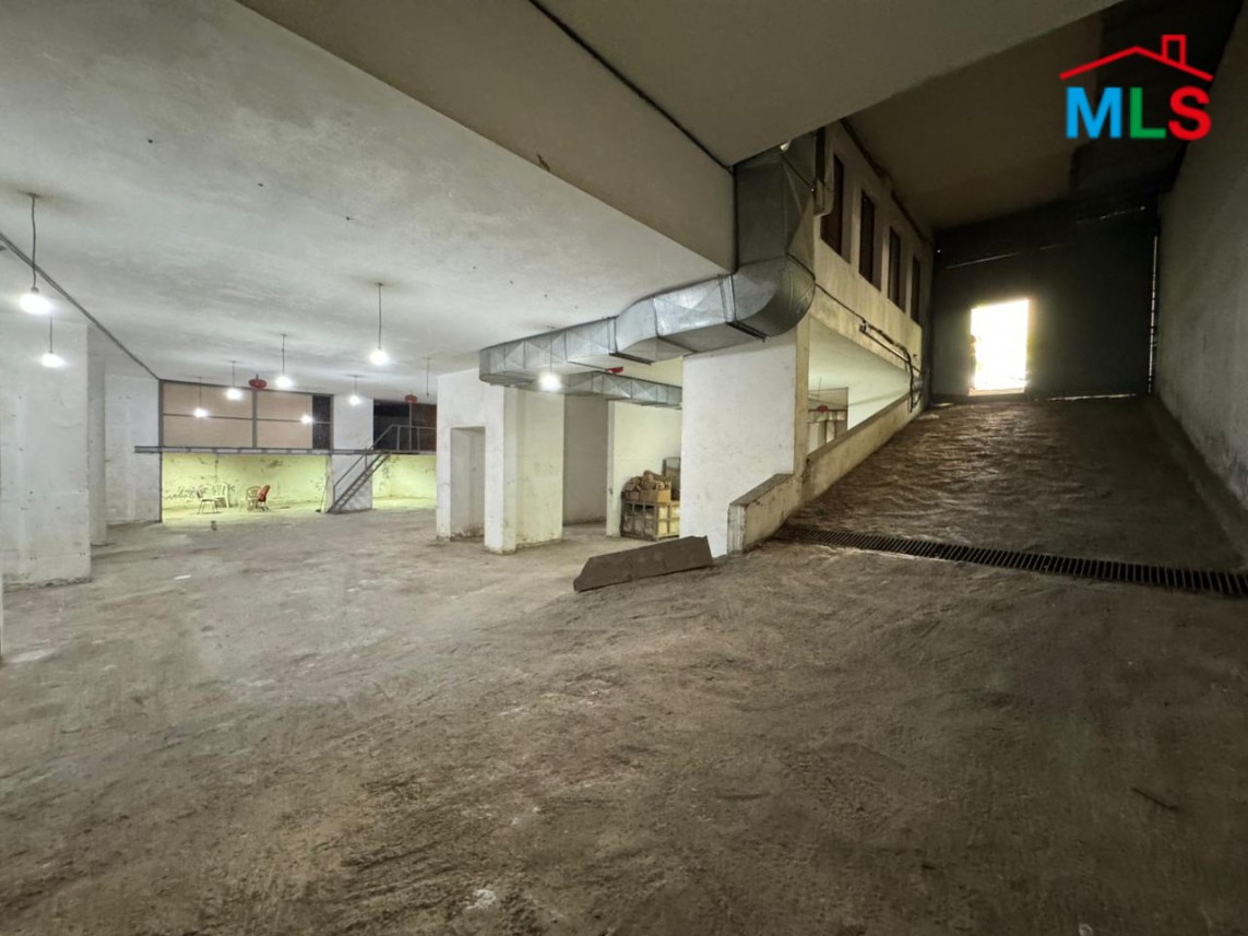 Spacious Warehouse For Rent in Hazmieh