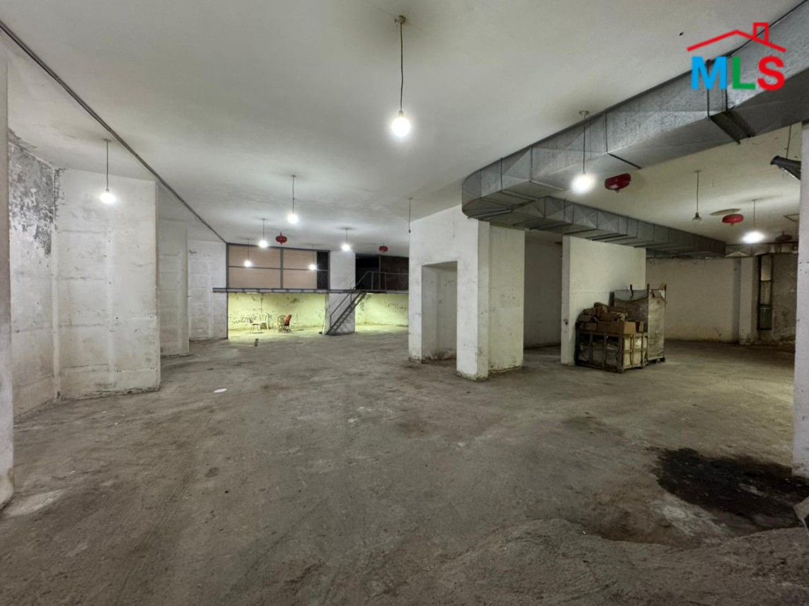Spacious Warehouse For Rent in Hazmieh