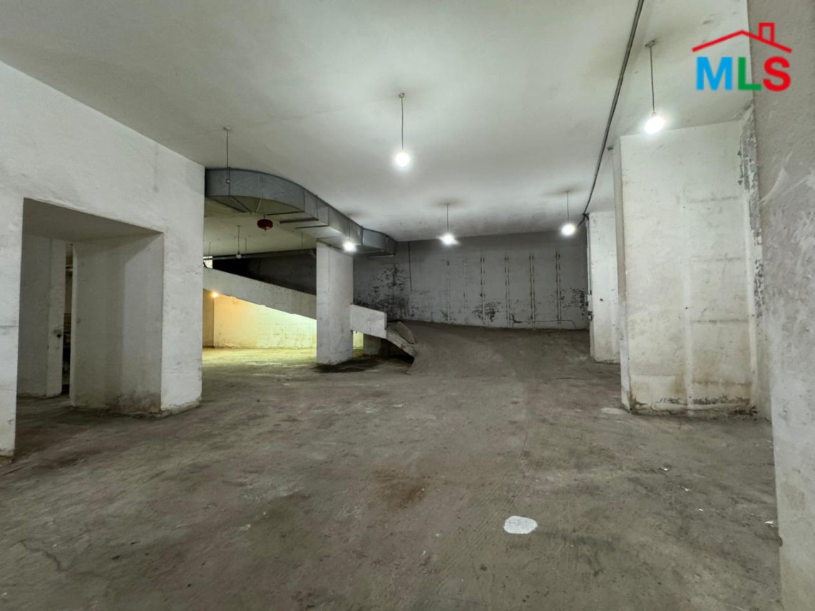 Spacious Warehouse For Rent in Hazmieh