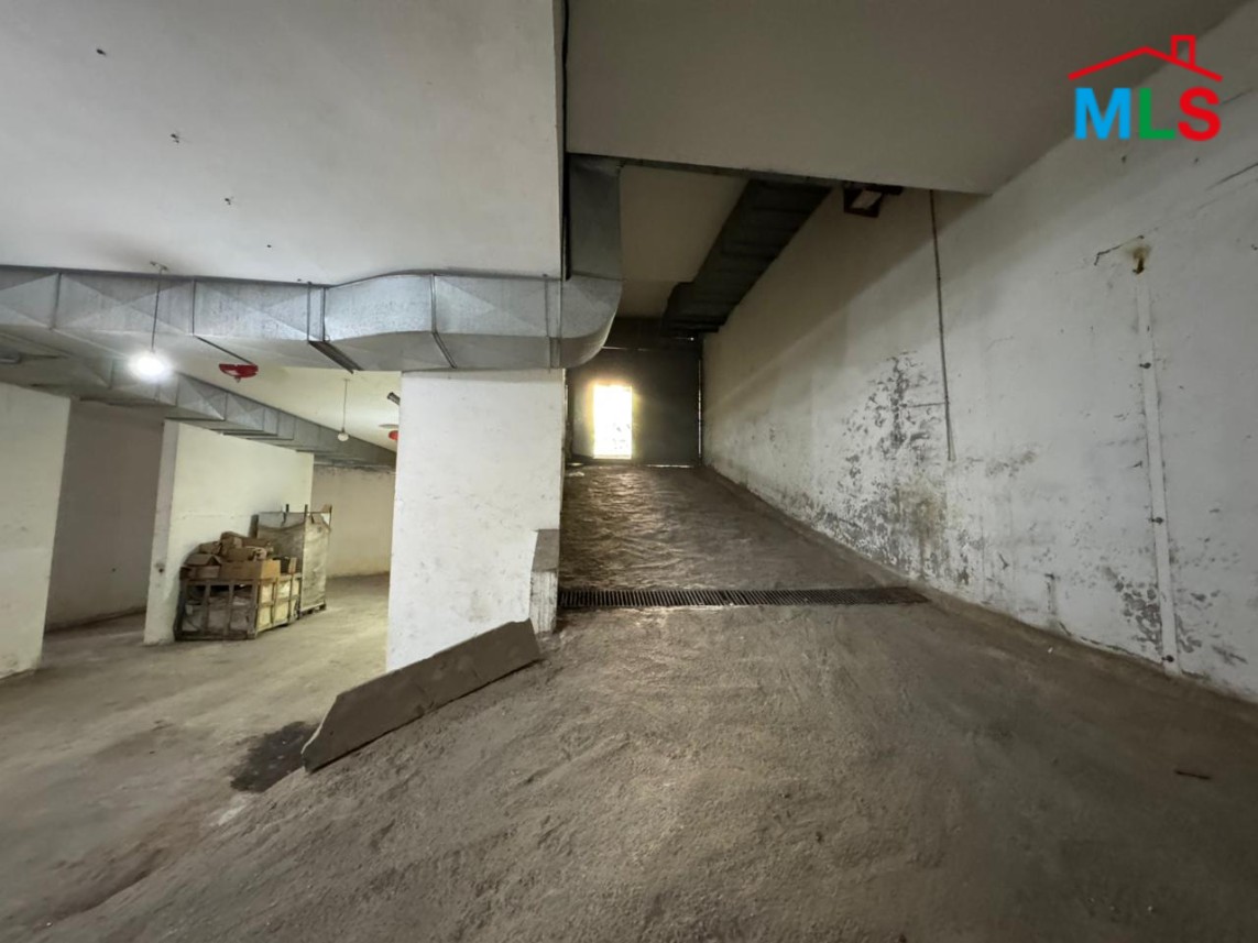 Spacious Warehouse For Rent in Hazmieh