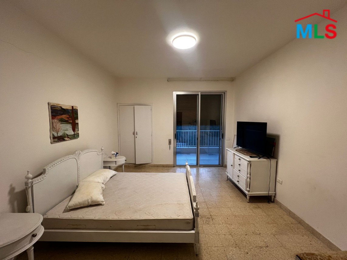 Furnished & Spacious Apartment with Garden & Mountain View For Rent in Baabdat