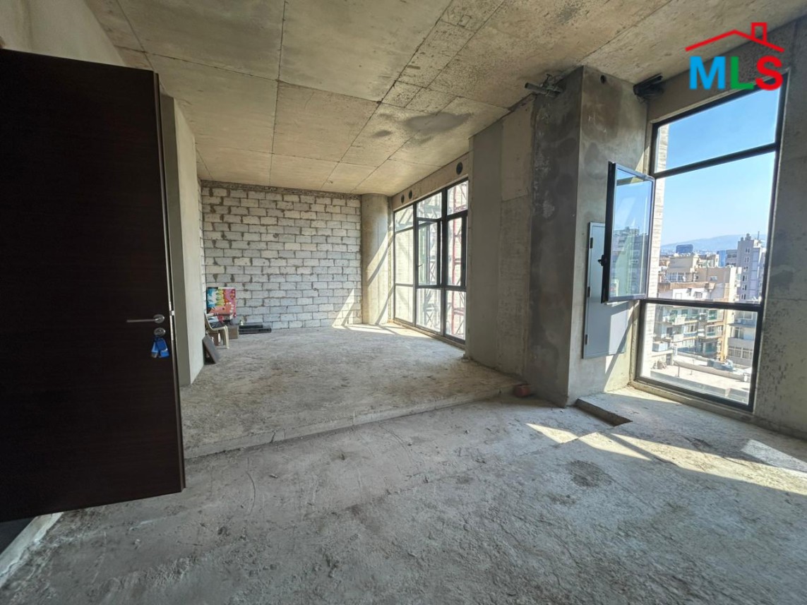 70 SQM Core & Shell Office For Rent in Commercial Building in Achrafieh, Adlieh