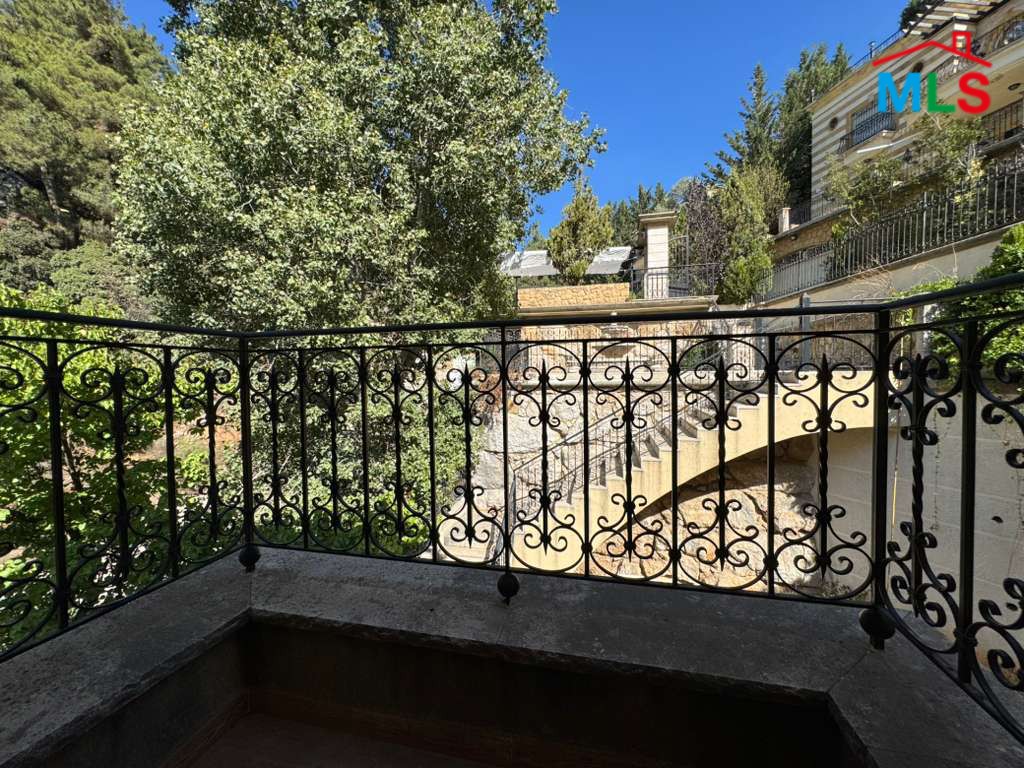Fully Furnished Decorated Villa For Rent in Baabdat