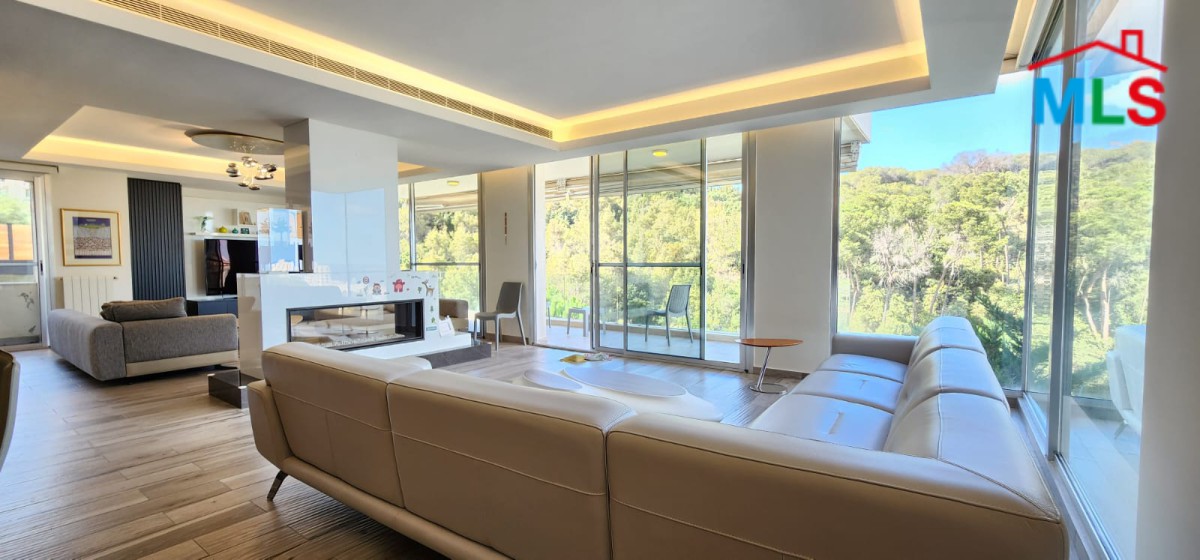Fully Furnished Decorated Apartment For Rent in Yarzeh