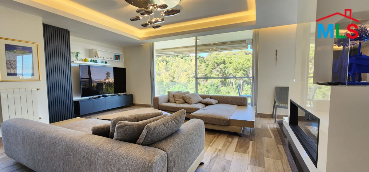Fully Furnished Decorated Apartment For Rent in Yarzeh