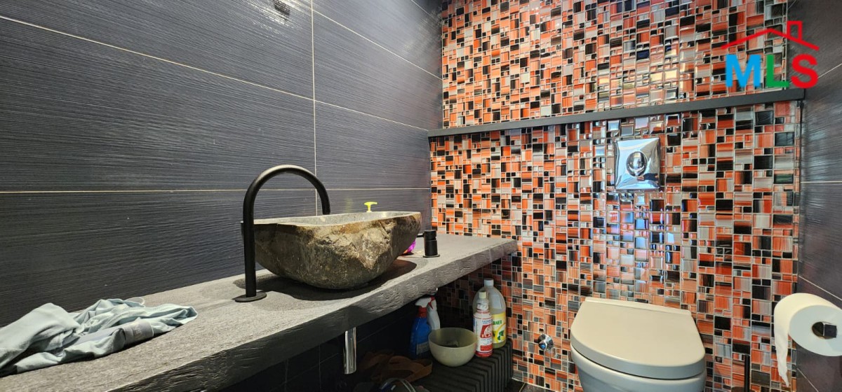 Fully Furnished Decorated Apartment For Rent in Yarzeh