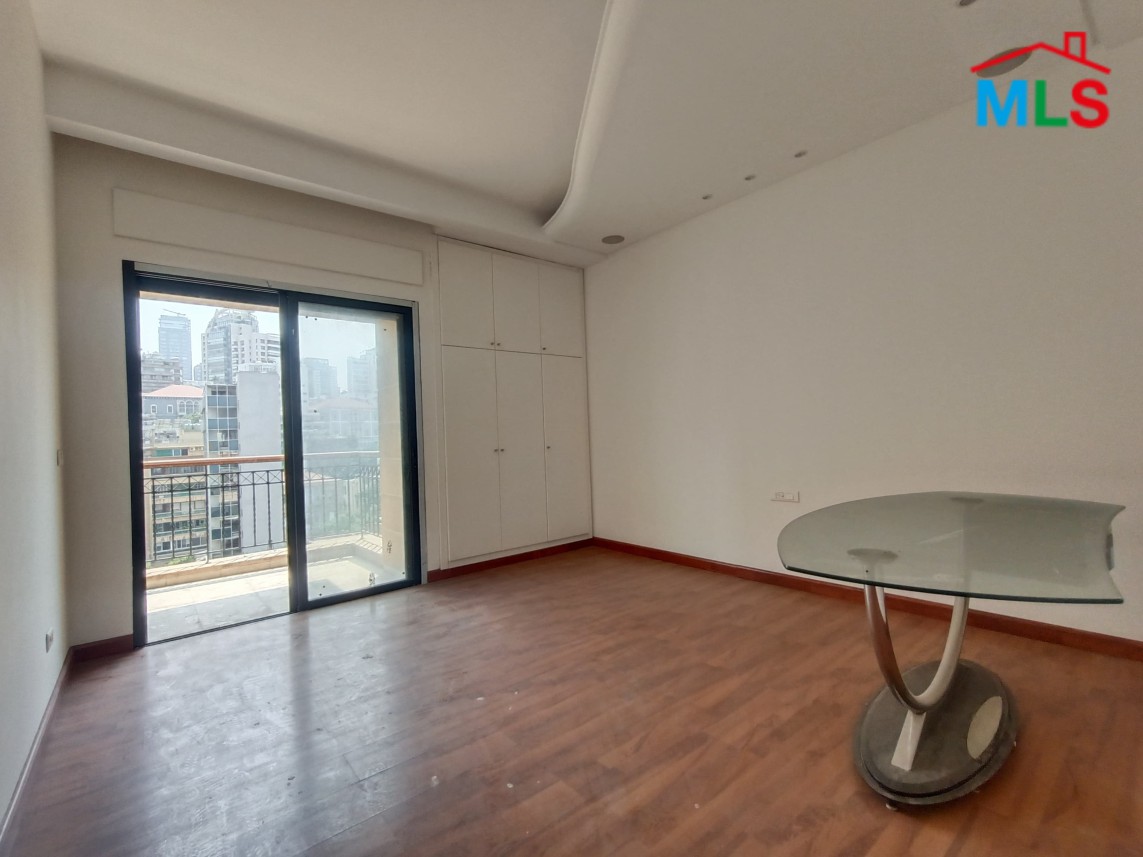High-End and Charming Apartment For Rent in Gemmayzeh, Pasteur