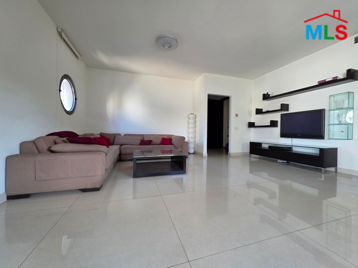 Furnished 2-Bedroom Apartment For Rent in Achrafieh, Carré D'or