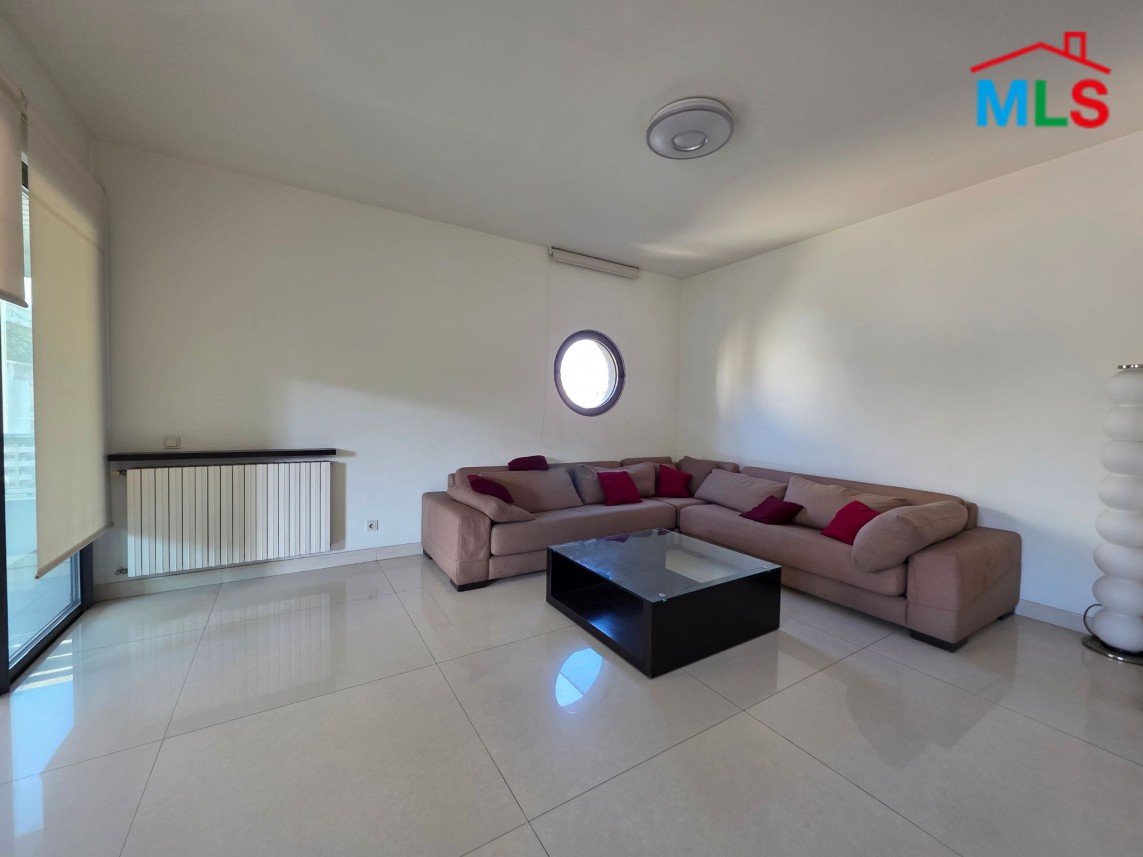 Furnished 2-Bedroom Apartment For Rent in Achrafieh, Carré D'or
