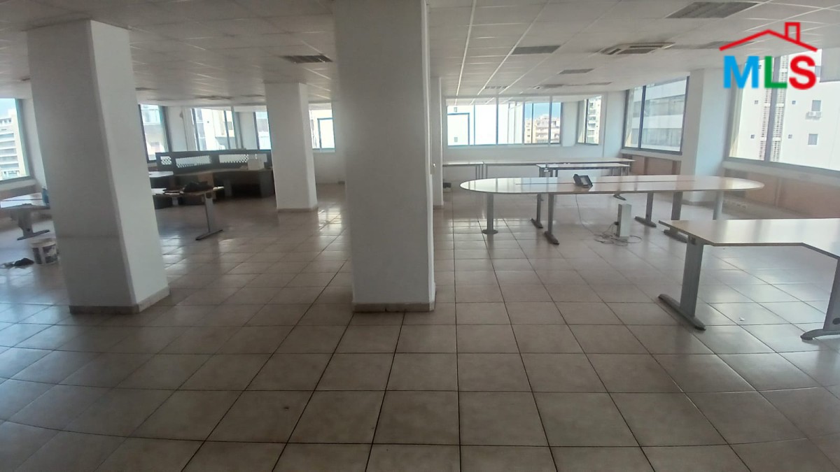 500 SQM Open Space Office For Rent in Bouchrieh