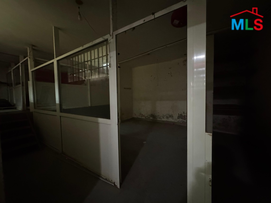 210 SQM Warehouse For Rent in Hazmieh