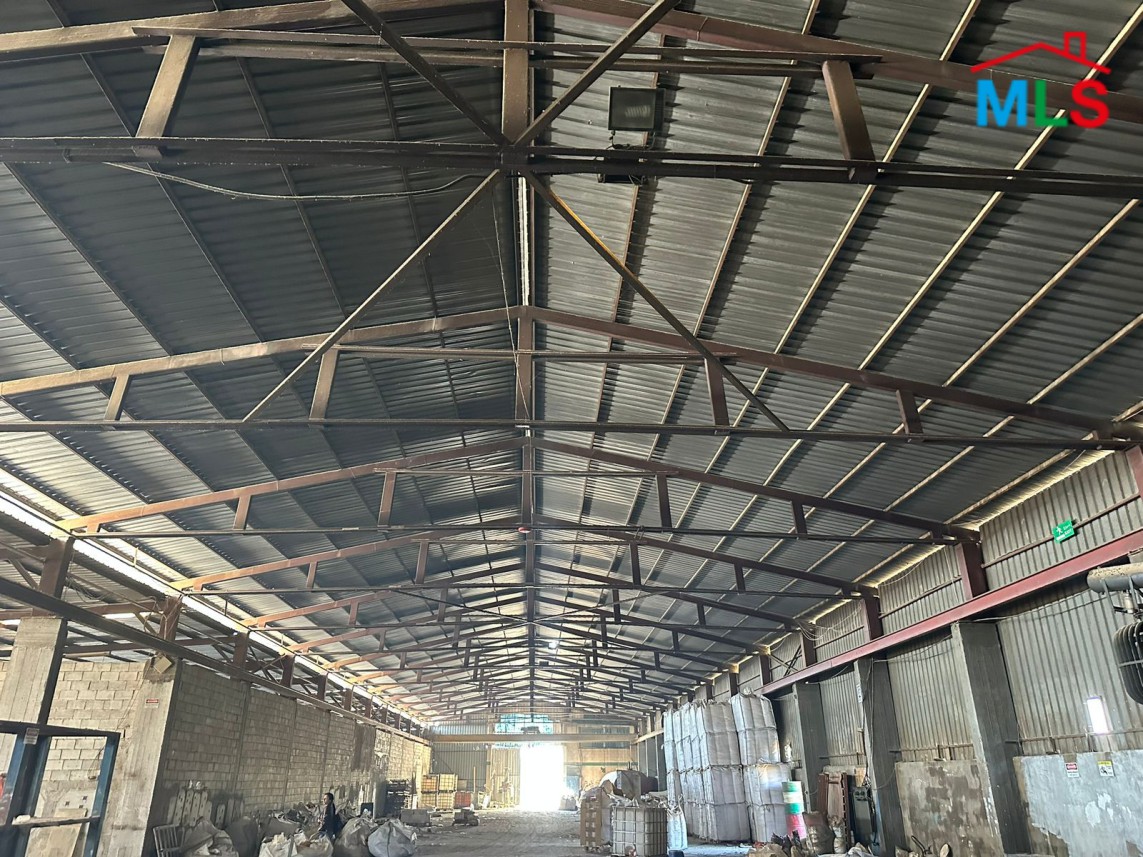 3,000 SQM Warehouse For Rent in Taanayel