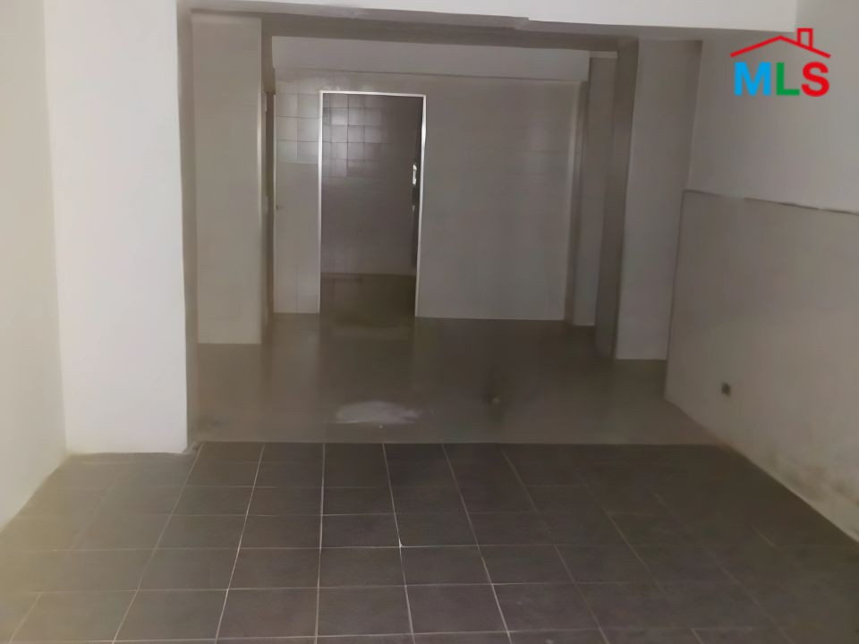 129 SQM Warehouse For Rent in Verdun, Ras Beirut