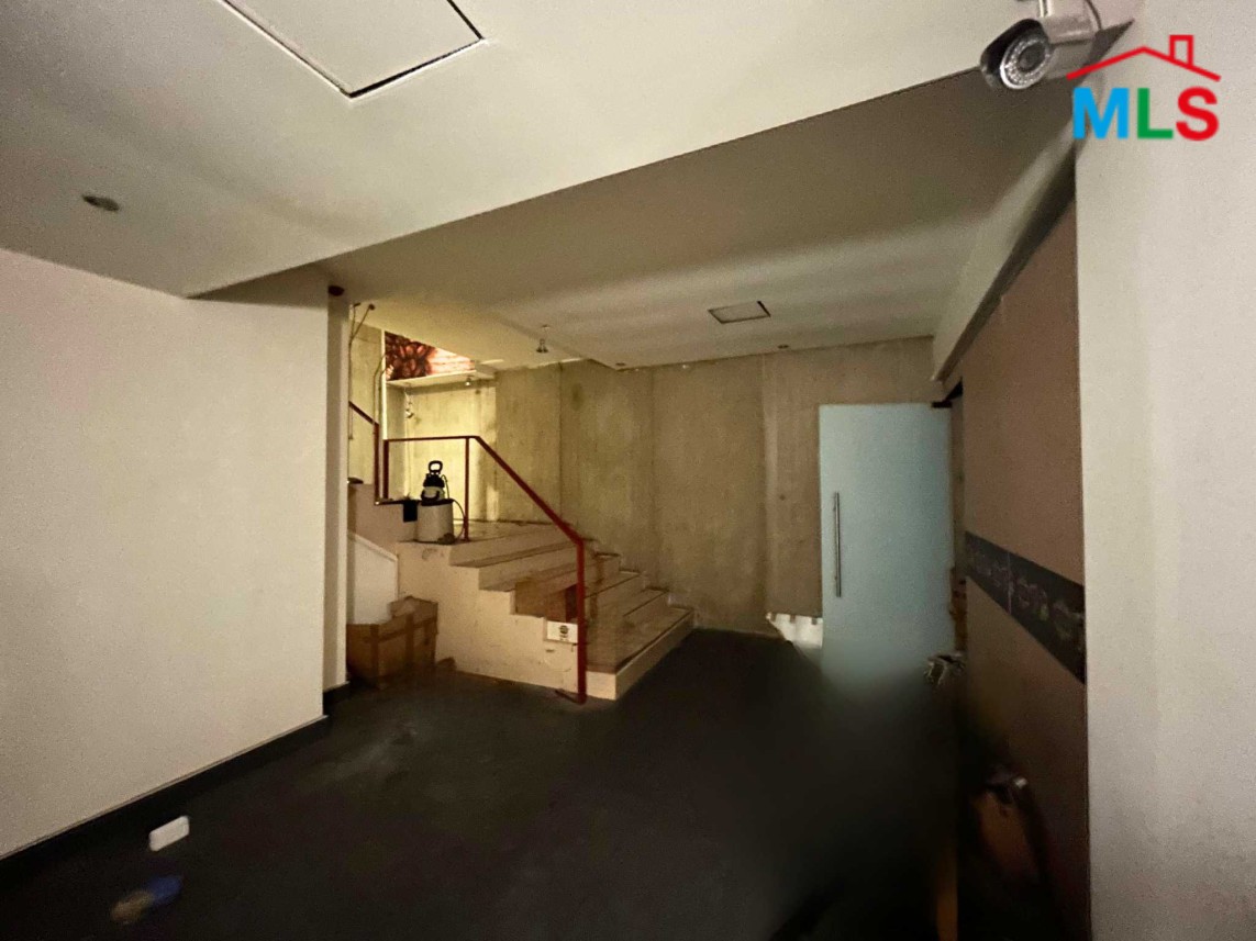 500 SQM 2-Levels Shop For Rent in Verdun, Beirut