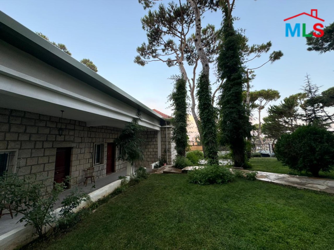 Individual House With Garden For Rent in Bolonia