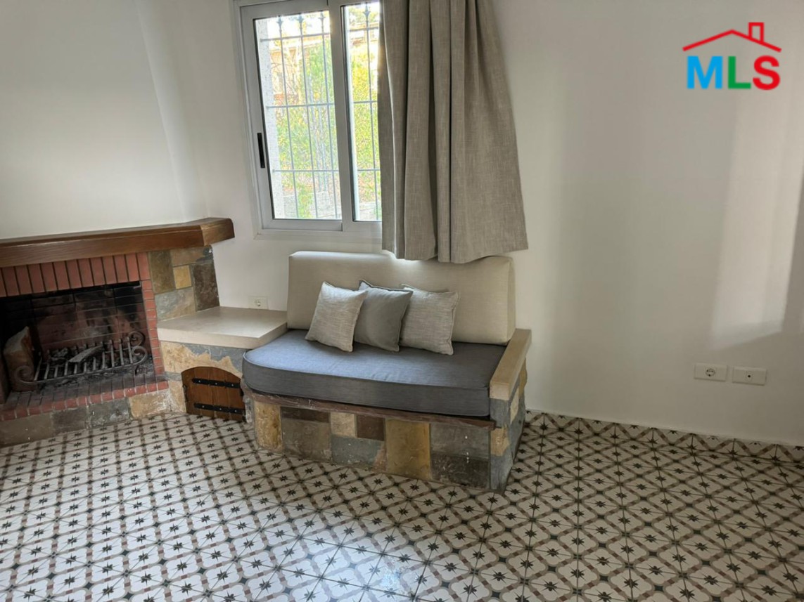 Individual House With Garden For Rent in Bolonia