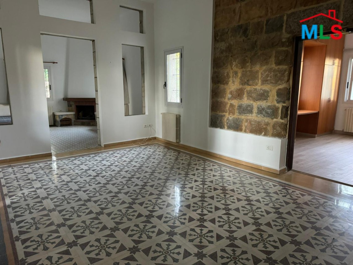 Individual House With Garden For Rent in Bolonia