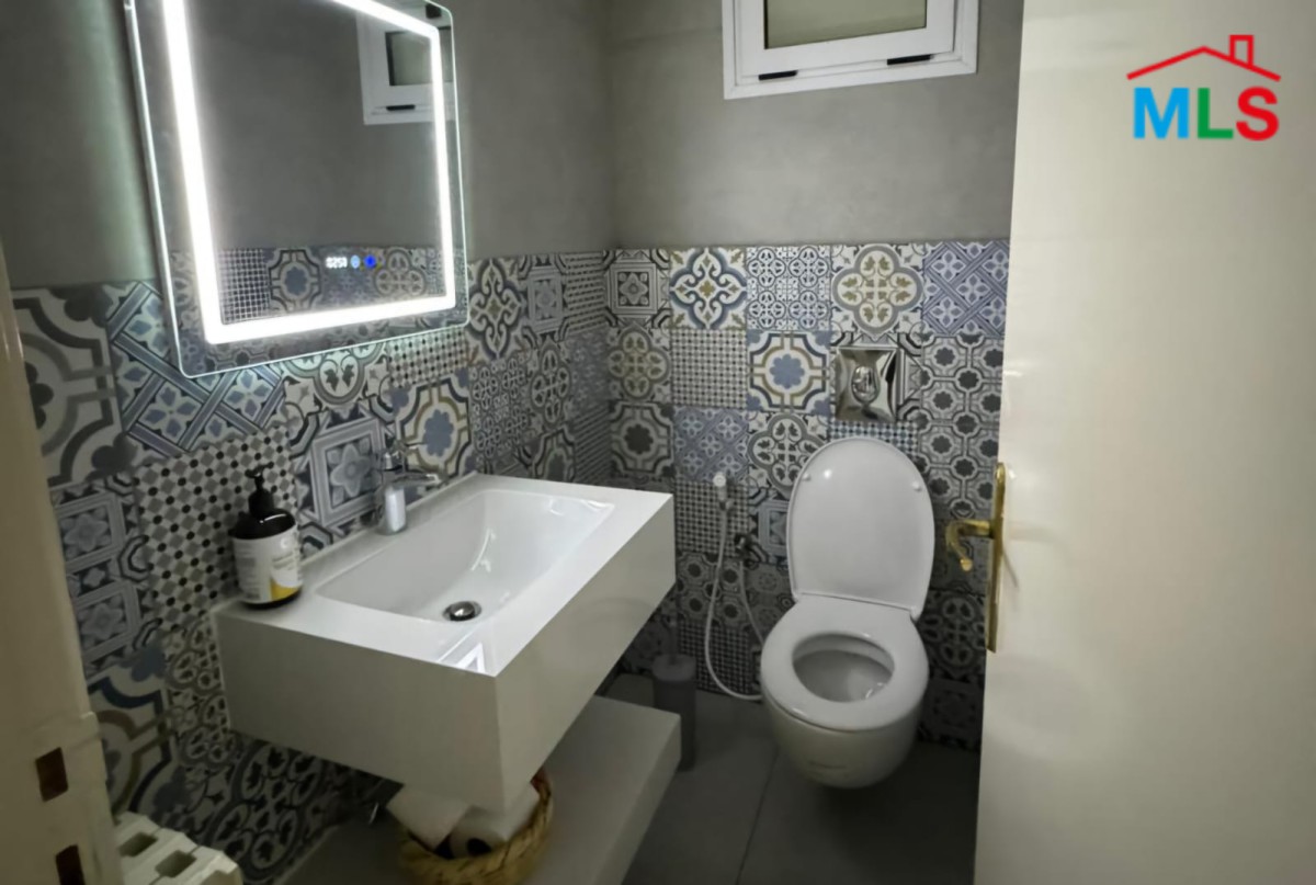 Individual House With Garden For Rent in Bolonia