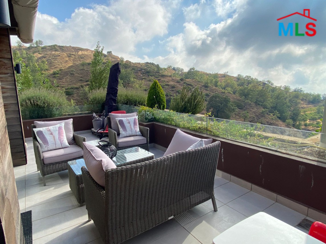 Fully Furnished Duplex Chalet with Terrace for Rent in RedRock Faqra