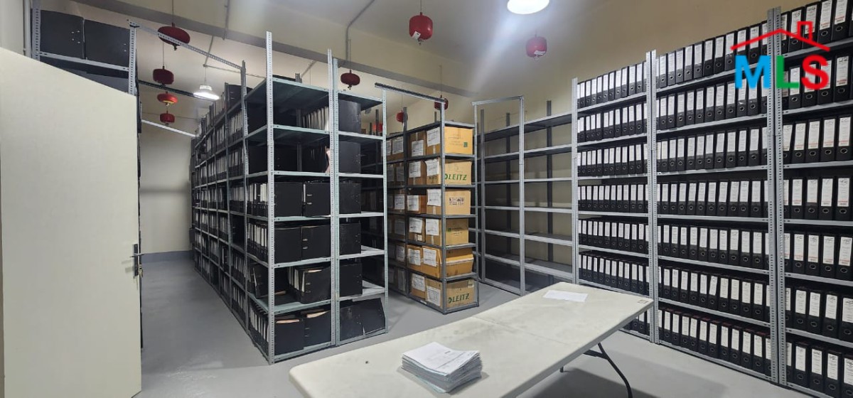 Individual Commercial Building For Rent in Baabda