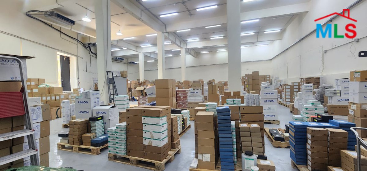 Individual Commercial Building For Rent in Baabda