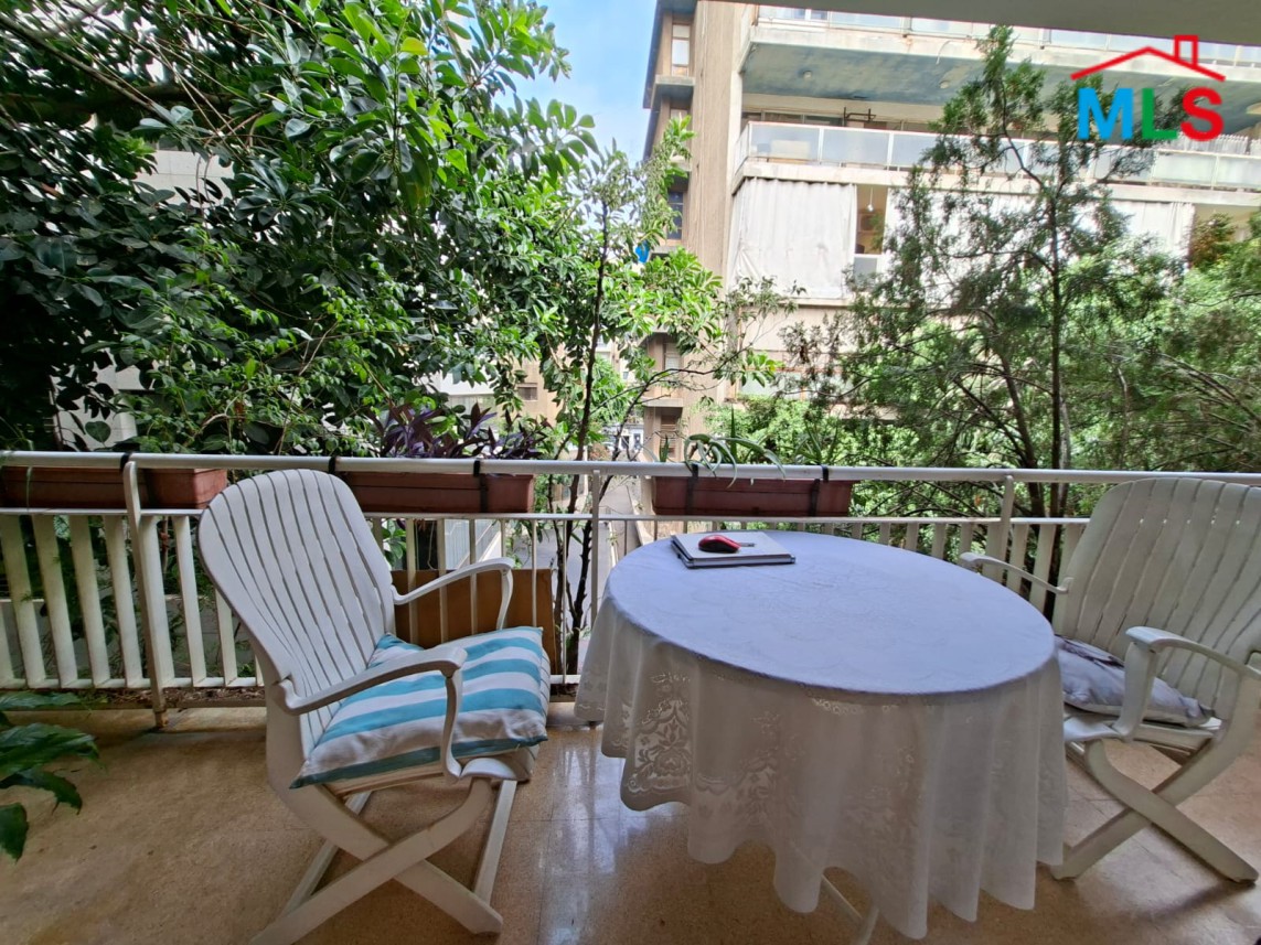 Charming 3-Bedroom Apartment For Rent in Hamra, Close to AUH