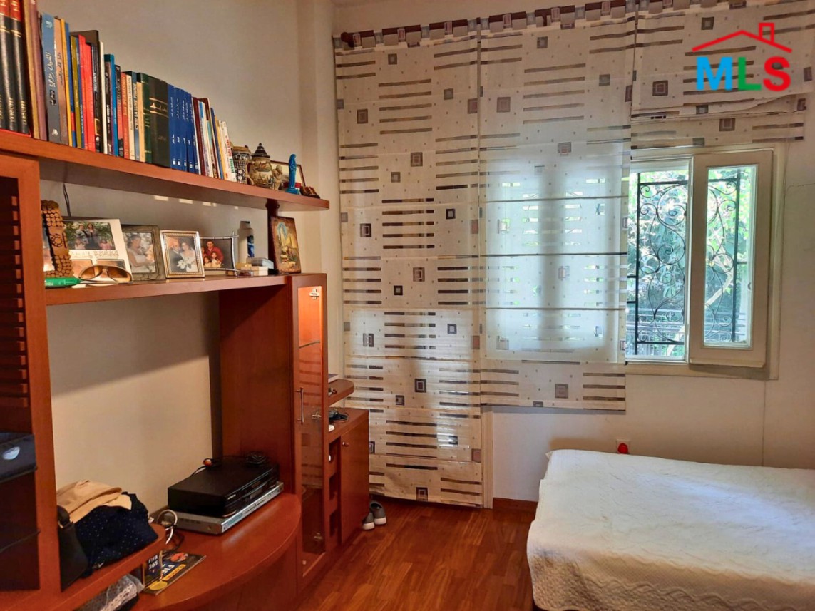 Apartment For Rent With Garden in Ballouneh
